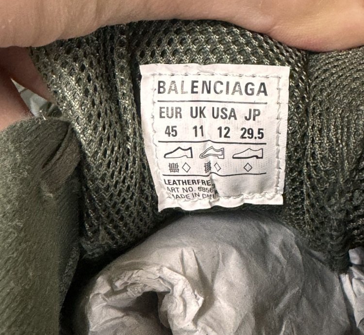 Balenciaga Defender Bounce Sneaker