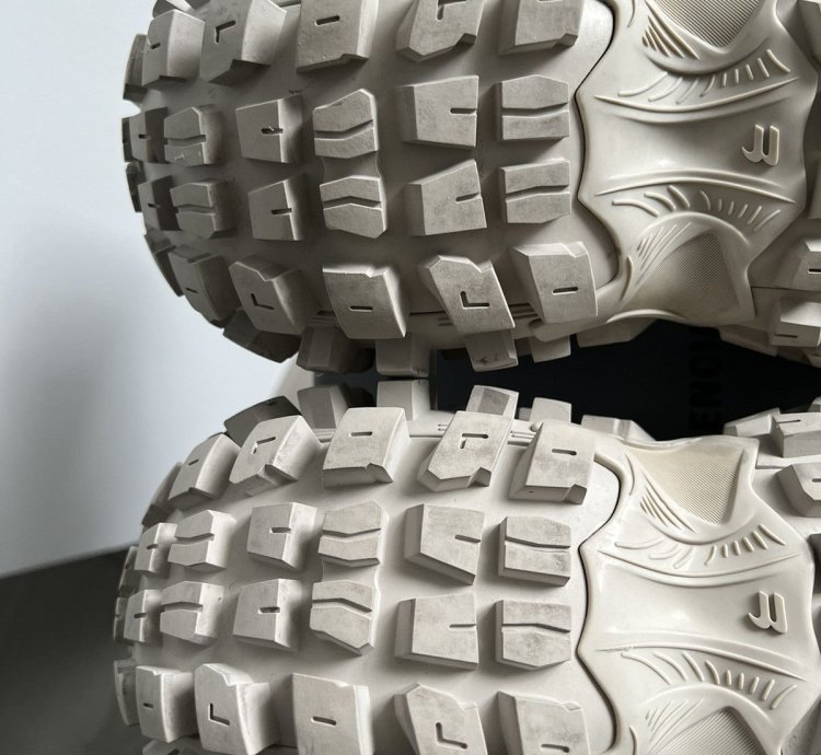 Balenciaga Defender Bouncer Sneaker