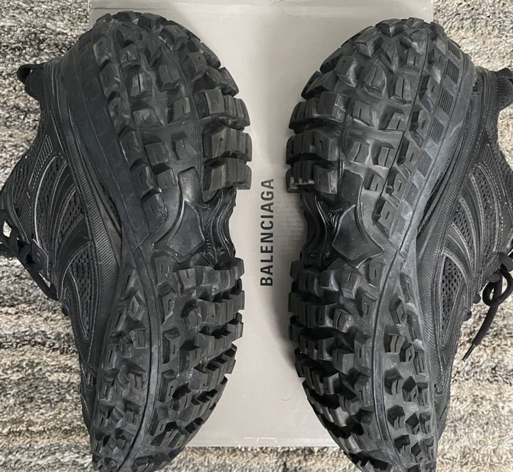 Balenciaga Defender Bouncer Sneaker