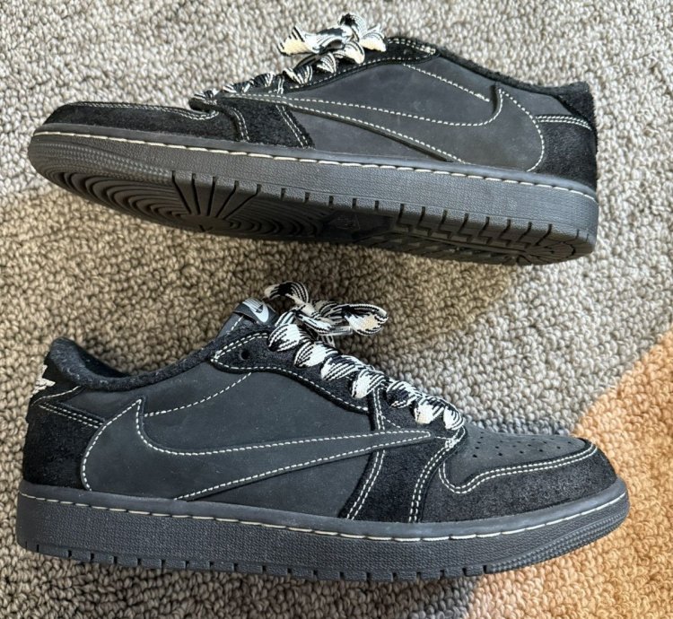 Travis Scott Jordan 1 Low Black Phantom
