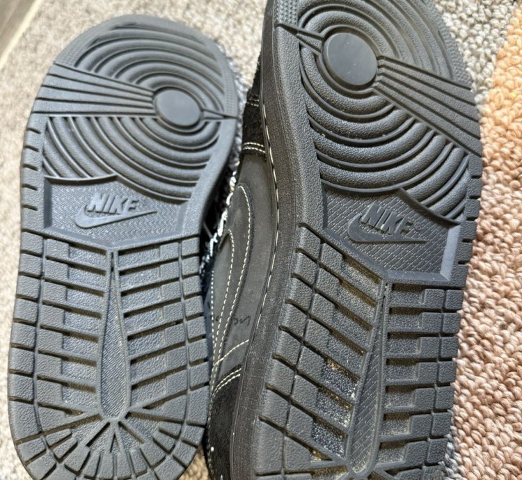 Travis Scott Jordan 1 Low Black Phantom