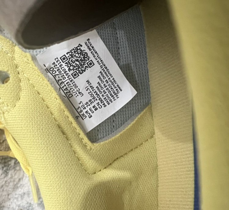 Travis Scott Jordan 1 Low Canary