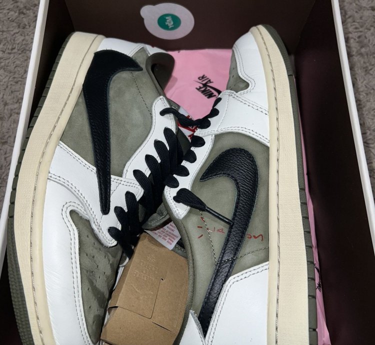 Travis Scott Jordan 1 Low Medium Olive