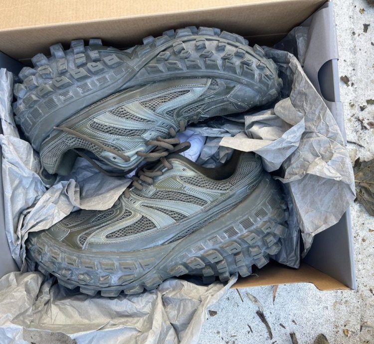 Balenciaga Defenders