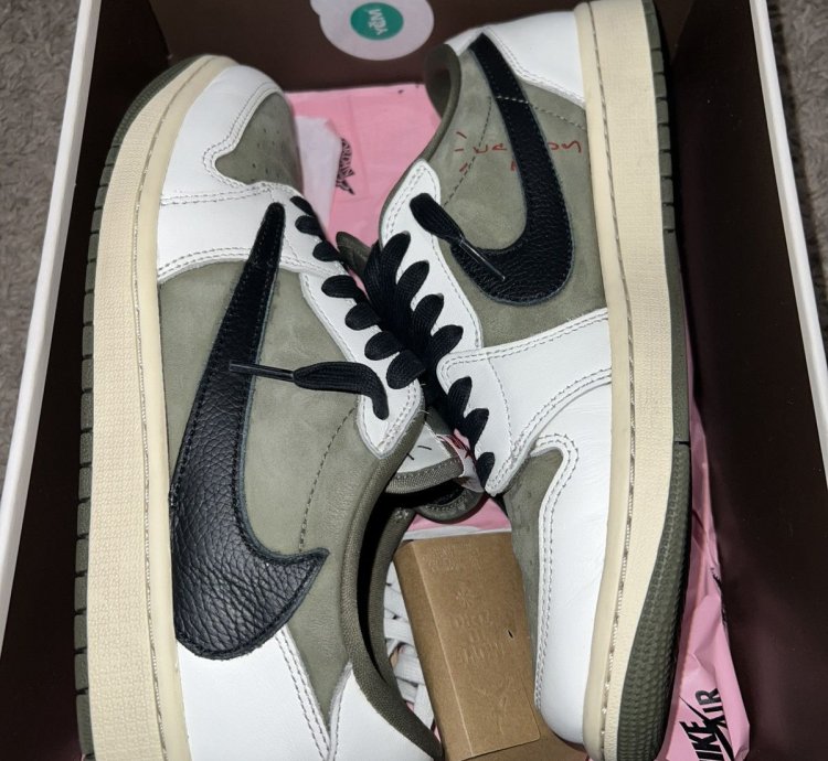 Travis Scott Jordan 1 Low Medium Olive