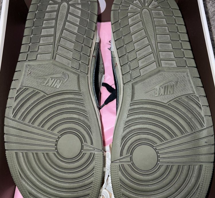 Travis Scott Jordan 1 Low Medium Olive