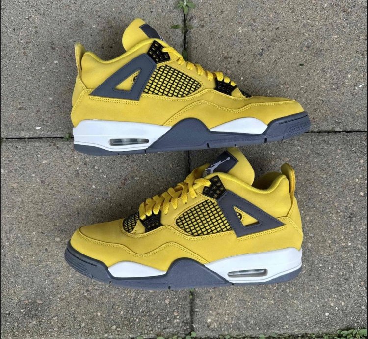 Air Jordan 4 Retro Lightning