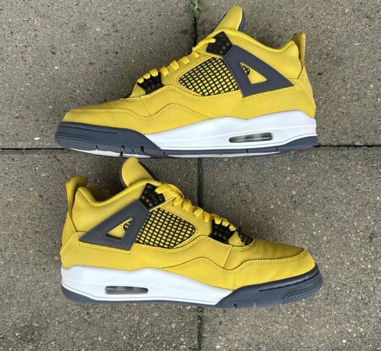 Air Jordan 4 Retro Lightning