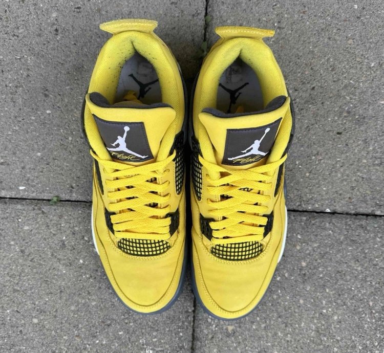 Air Jordan 4 Retro Lightning