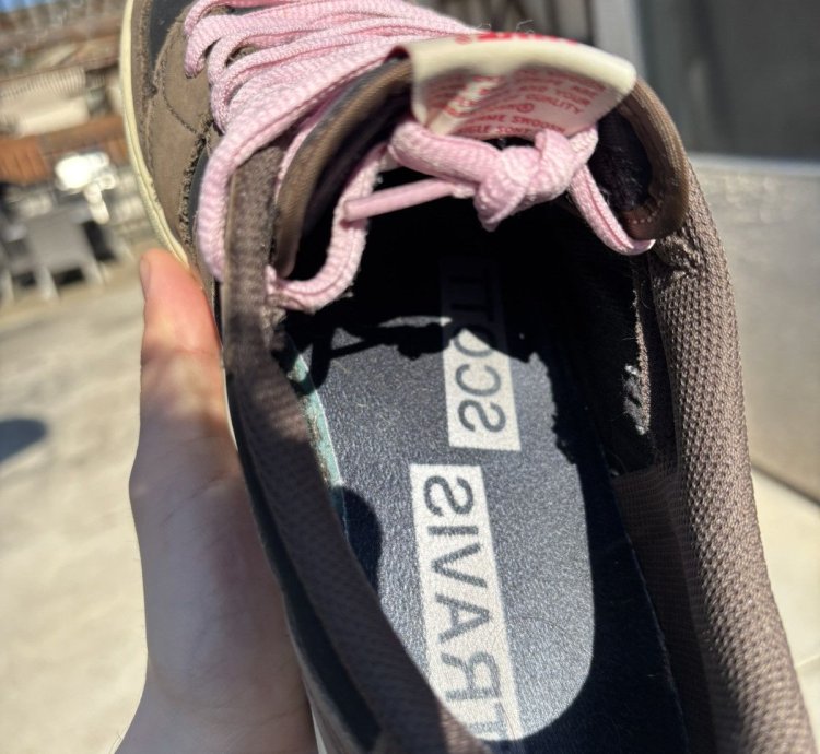 Travis Scott Jordan 1 Low Mocha
