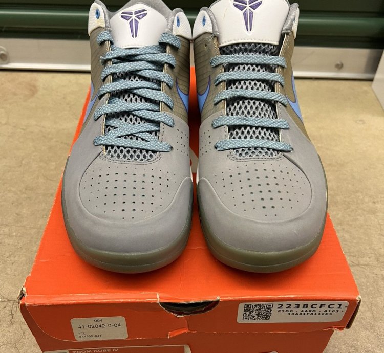 Nike Zoom Kobe 4 Mpls Size 9 5