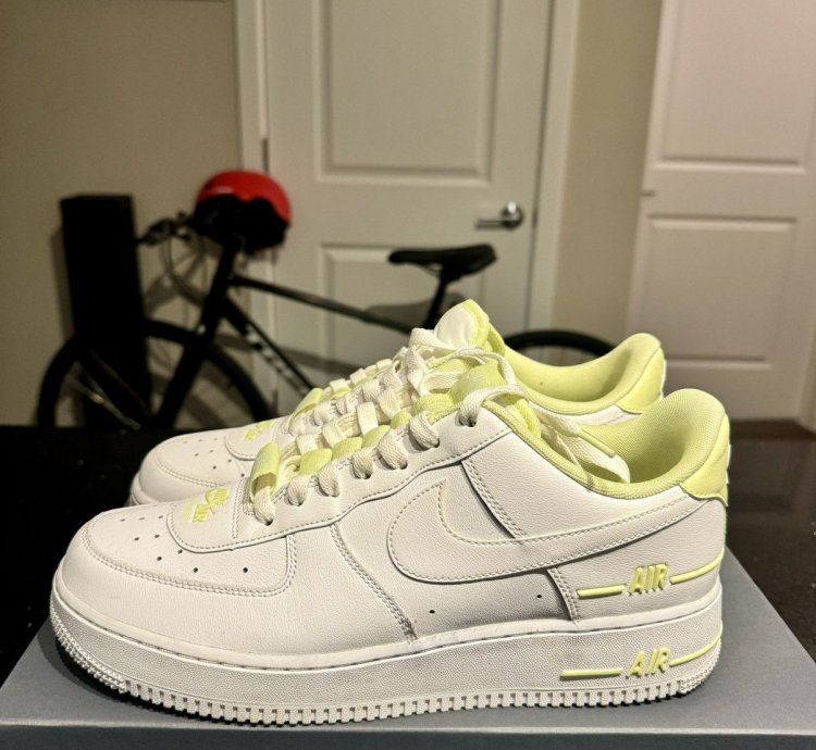Air Force 1 07 Lv8 Double Air Pack - White Barely Volt