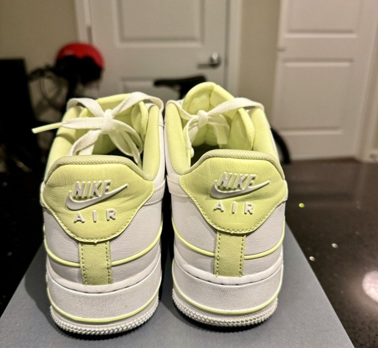Air Force 1 07 Lv8 Double Air Pack - White Barely Volt