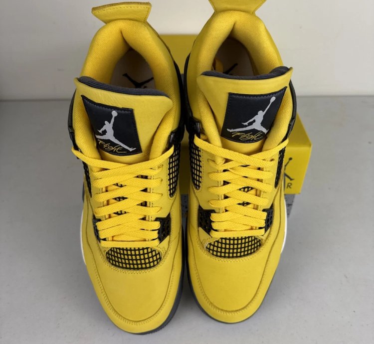 Air Jordan 4 Retro Lightning