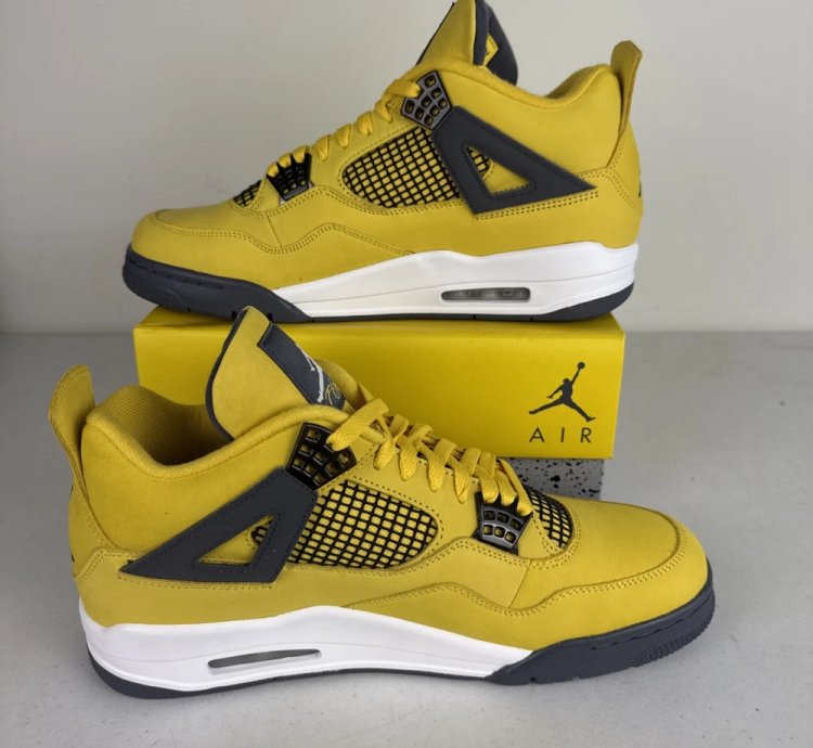 Air Jordan 4 Retro Lightning