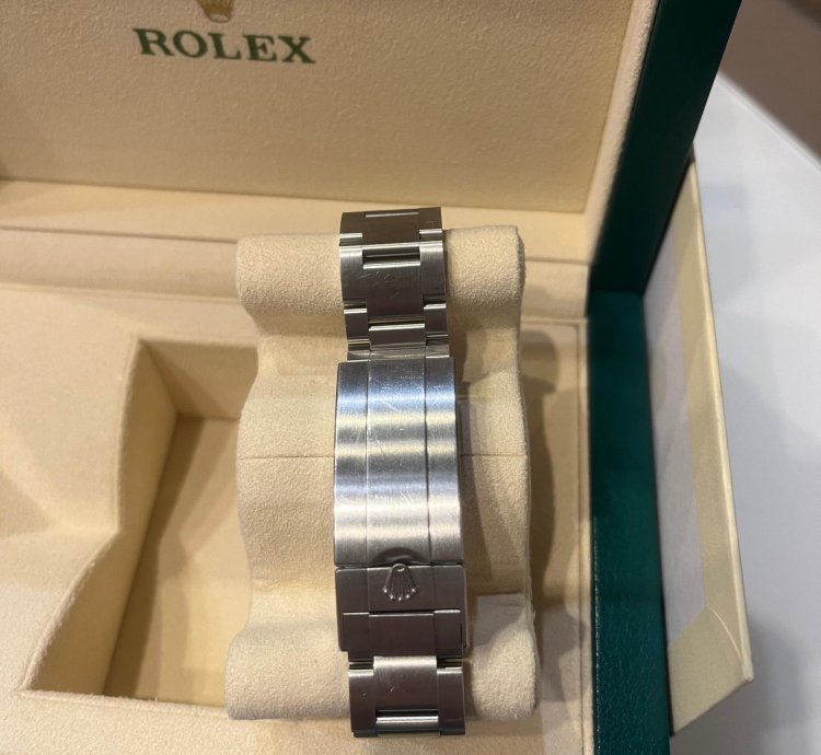 Rolex Sea-dweller 2023 Full Box Worn Twice