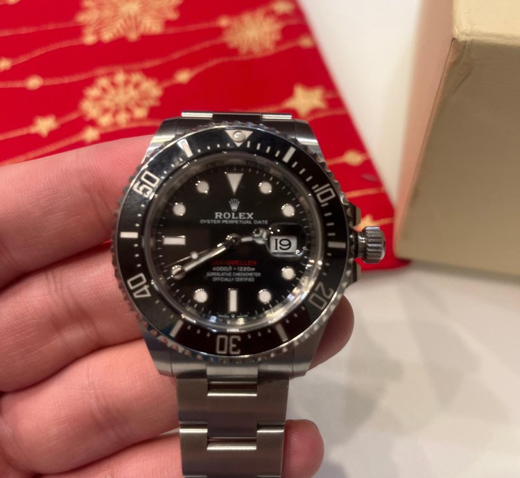 Rolex Sea-dweller 2023 Full Box Worn Twice