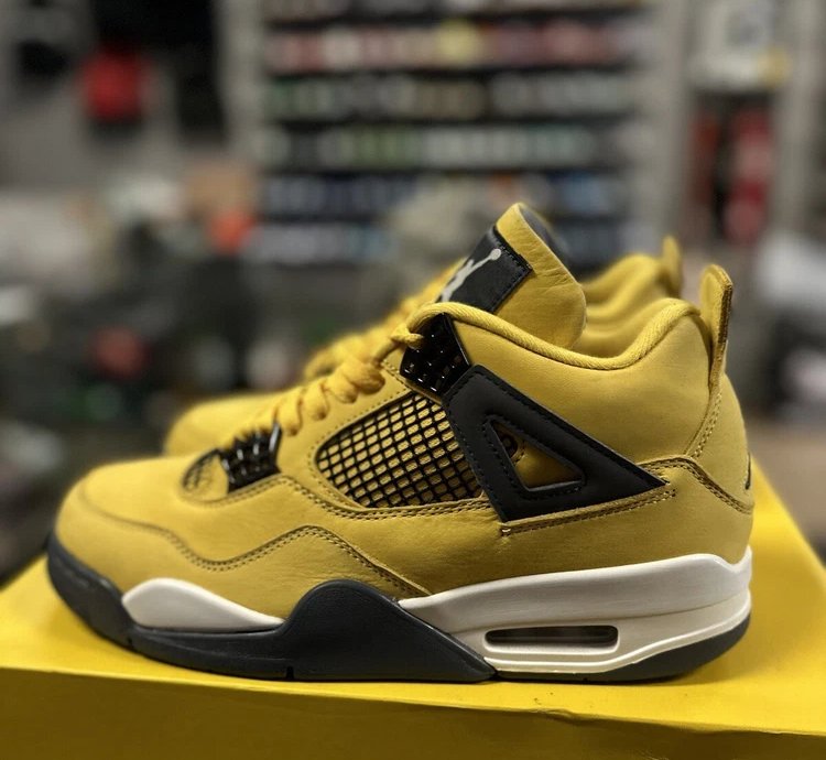 Air Jordan 4 Retro Lightning