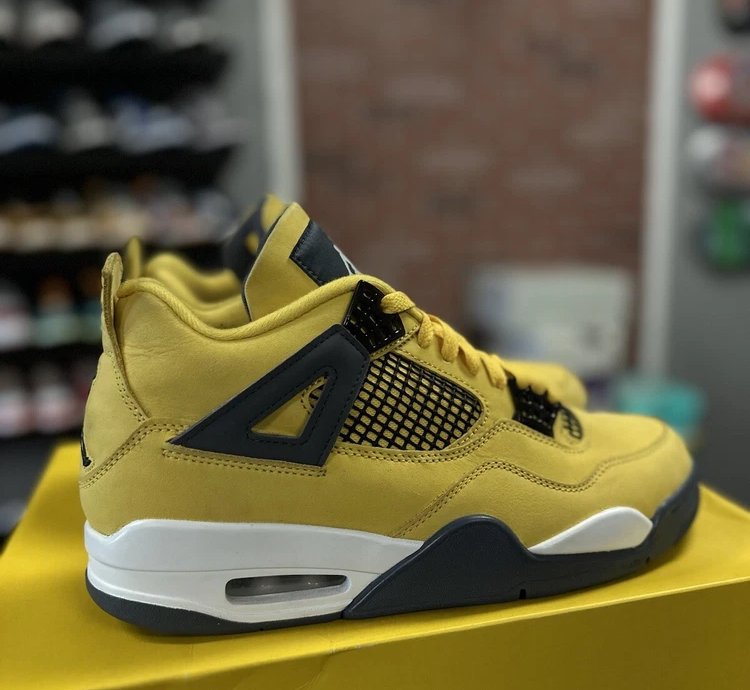 Air Jordan 4 Retro Lightning