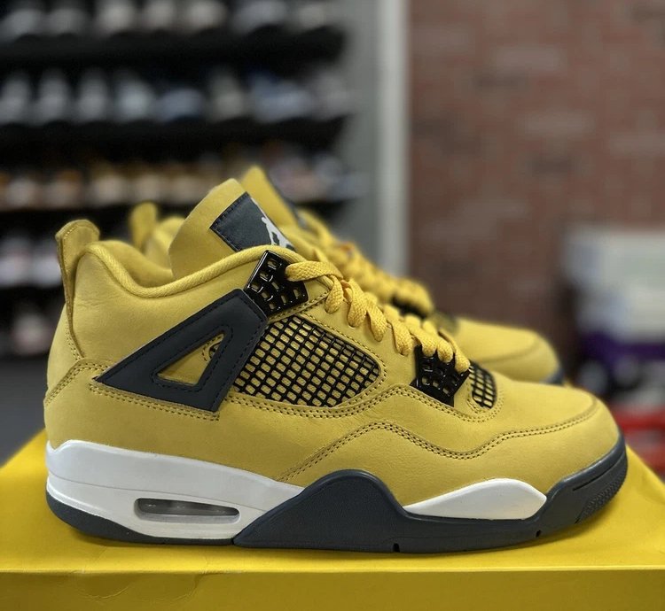 Air Jordan 4 Retro Lightning