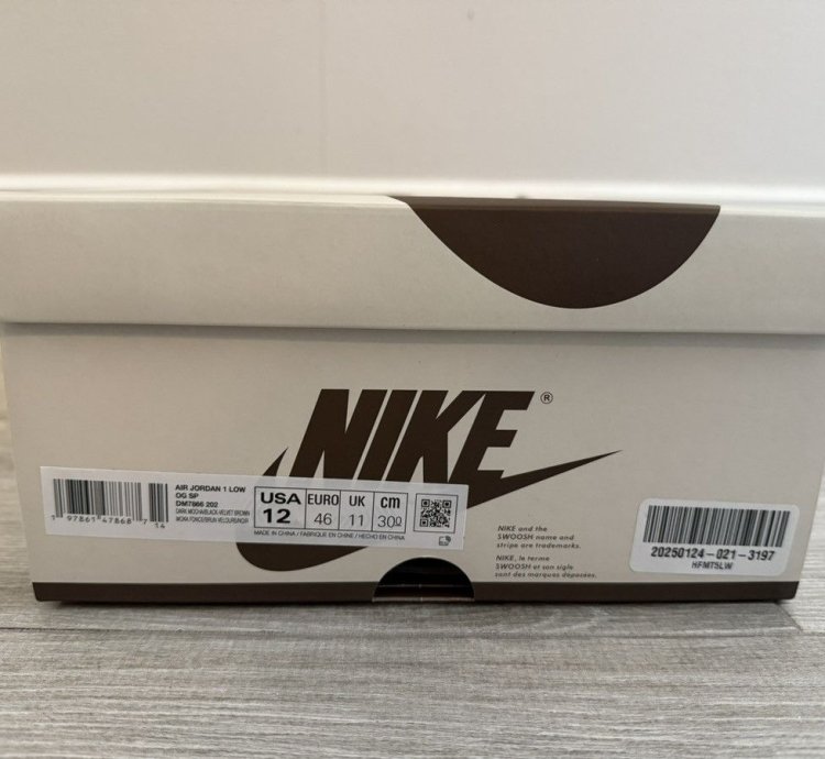 Travis Scott Jordan 1 Retro Low Velvet Brown Dark Mocha 12