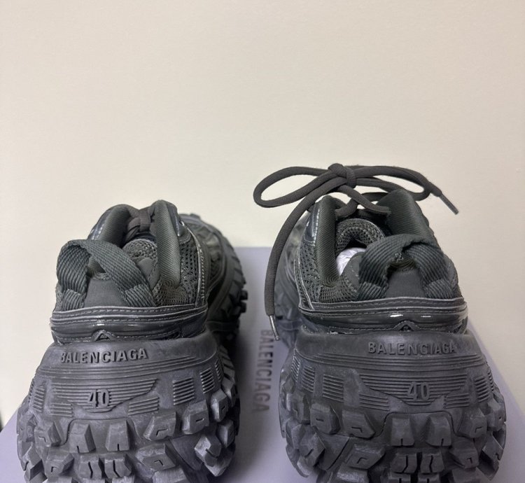 Balenciaga Green Defender Bounce Sneaker