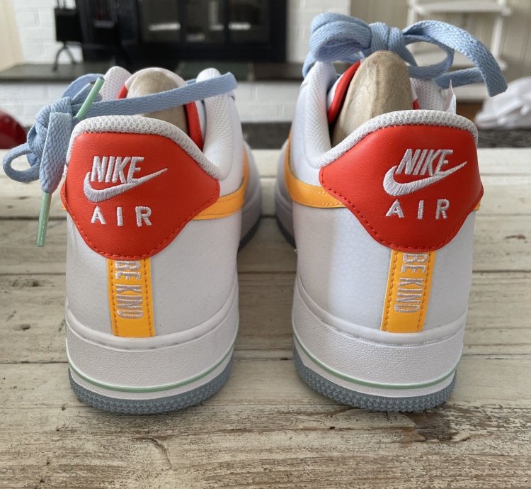 Air Force 1 07 Lv8 Kindness Day