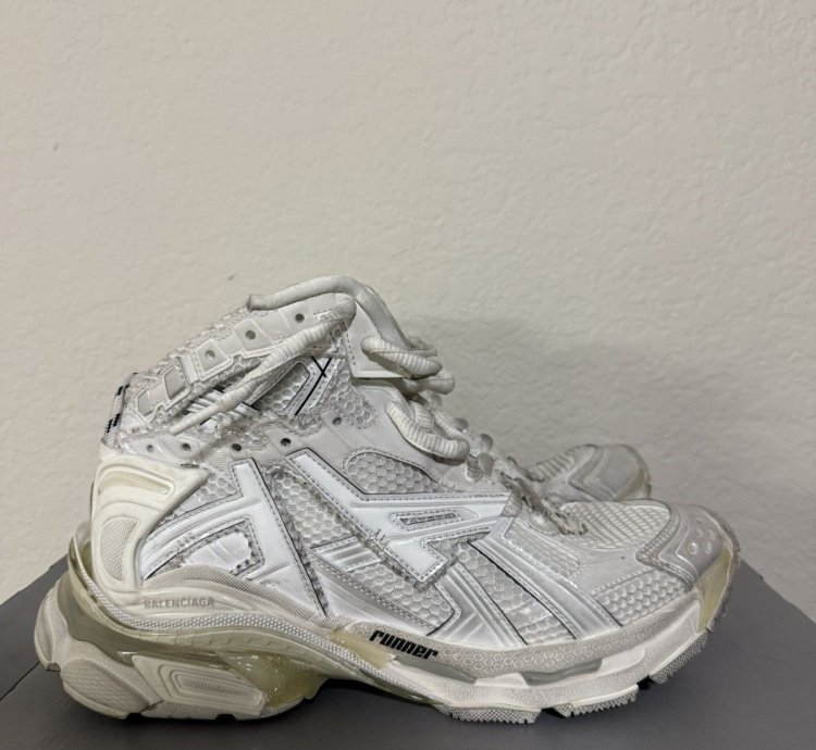 Balenciaga High Top Runner Sneaker White 43