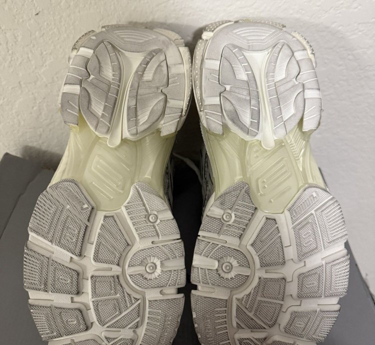 Balenciaga High Top Runner Sneaker White 43