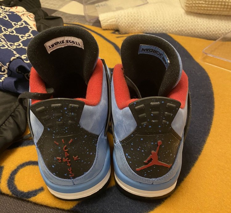 Travis Scott Jordan 4 Retros
