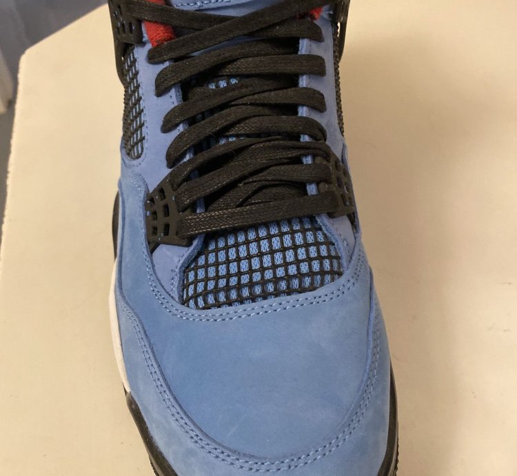 Travis Scott Jordan 4 Retros