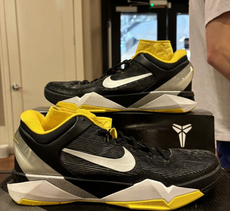 Nike Zoom Kobe 7 Supreme Del Sol
