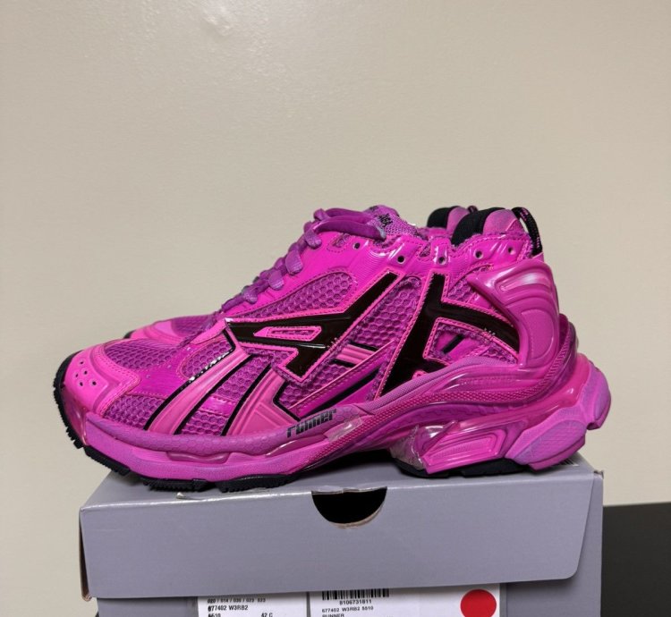 Balenciaga Low Top Runners Pink