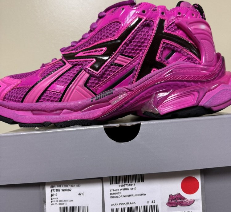 Balenciaga Low Top Runners Pink
