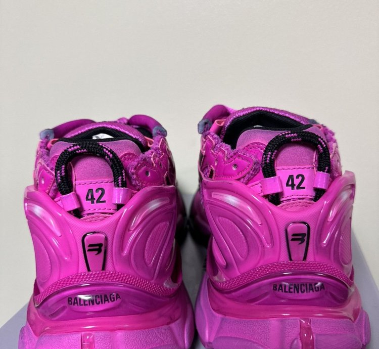 Balenciaga Low Top Runners Pink