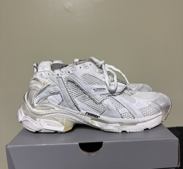 Balenciaga Low Top Runners White