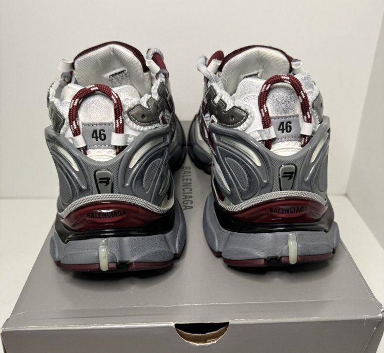 Balenciaga Men Runner Sneaker Burgundy Sz 13 Us 46 Eu