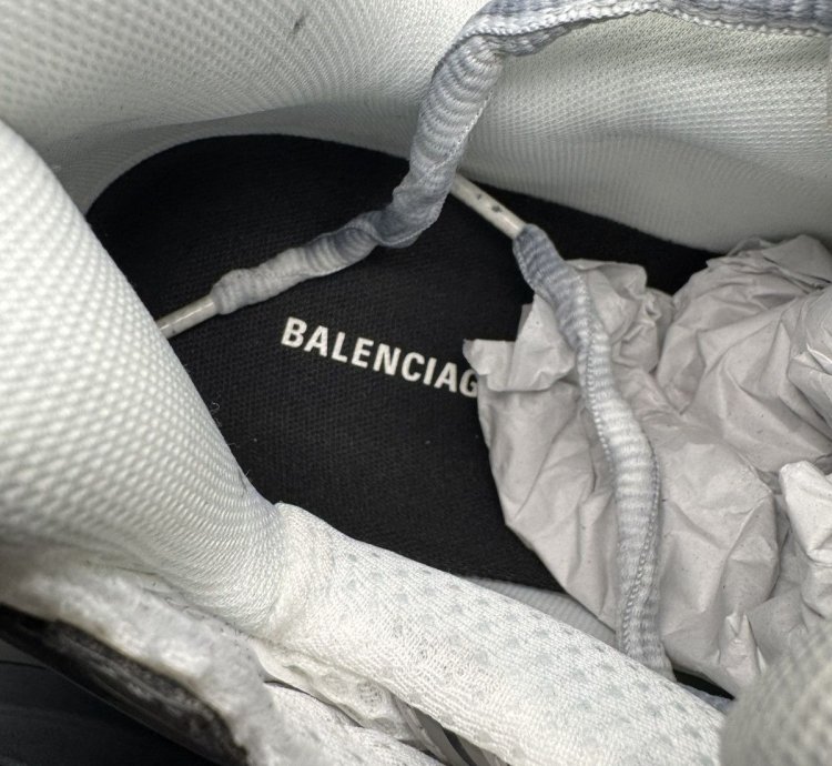 Balenciaga Men Runner Sneaker Burgundy Sz 13 Us 46 Eu