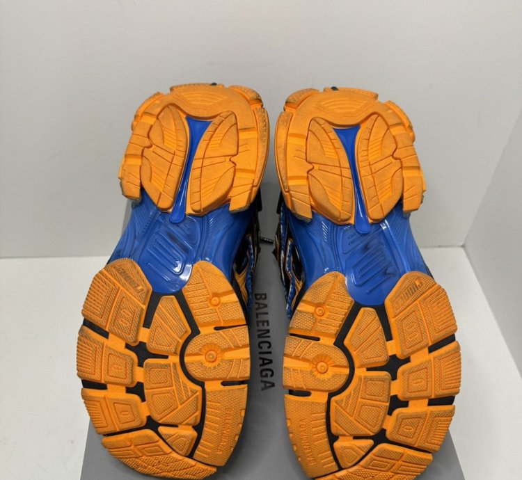 Balenciaga Men Runner Sneaker Orange Blue Sz 8 Us