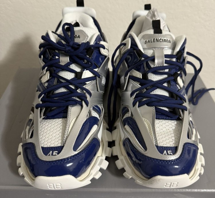 Balenciaga Metallic Track Led Sneaker 45