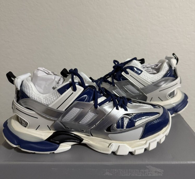 Balenciaga Metallic Track Led Sneaker 45