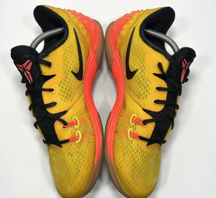 Nike Zoom Kobe Venomenon 5 University Gold Shoes Size 10 5