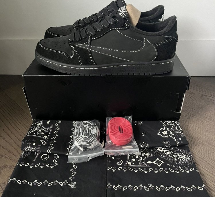 Travis Scott Jordan Phantom Black Low worn Once