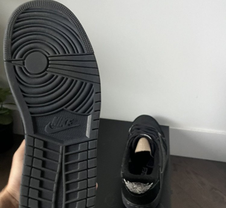Travis Scott Jordan Phantom Black Low worn Once