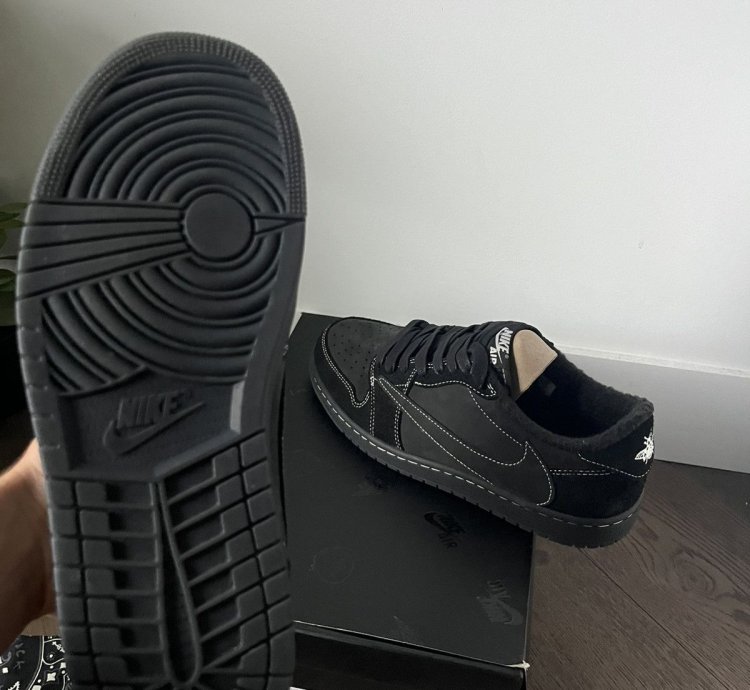 Travis Scott Jordan Phantom Black Low worn Once