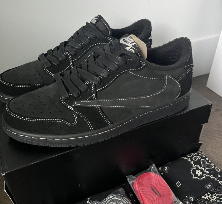 Travis Scott Jordan Phantom Black Low worn Once