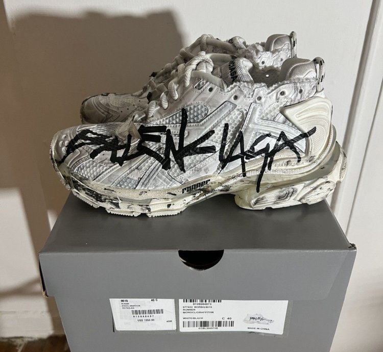 Balenciaga Off-white Runner Graffiti Sneaker