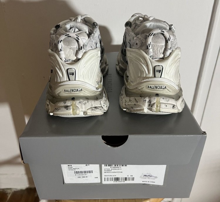 Balenciaga Off-white Runner Graffiti Sneaker