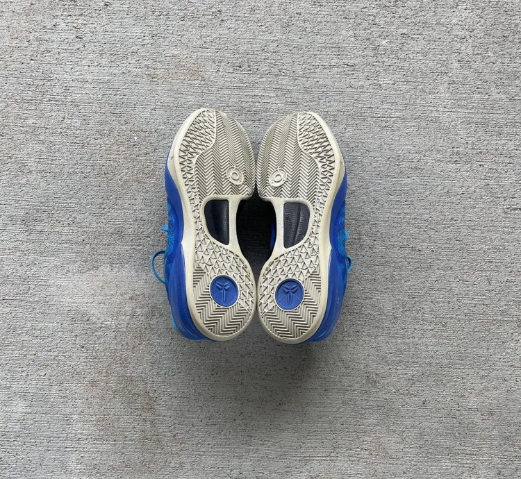 Rare Kobe 8 Blue Glow