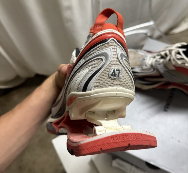 Balenciaga Pander 47